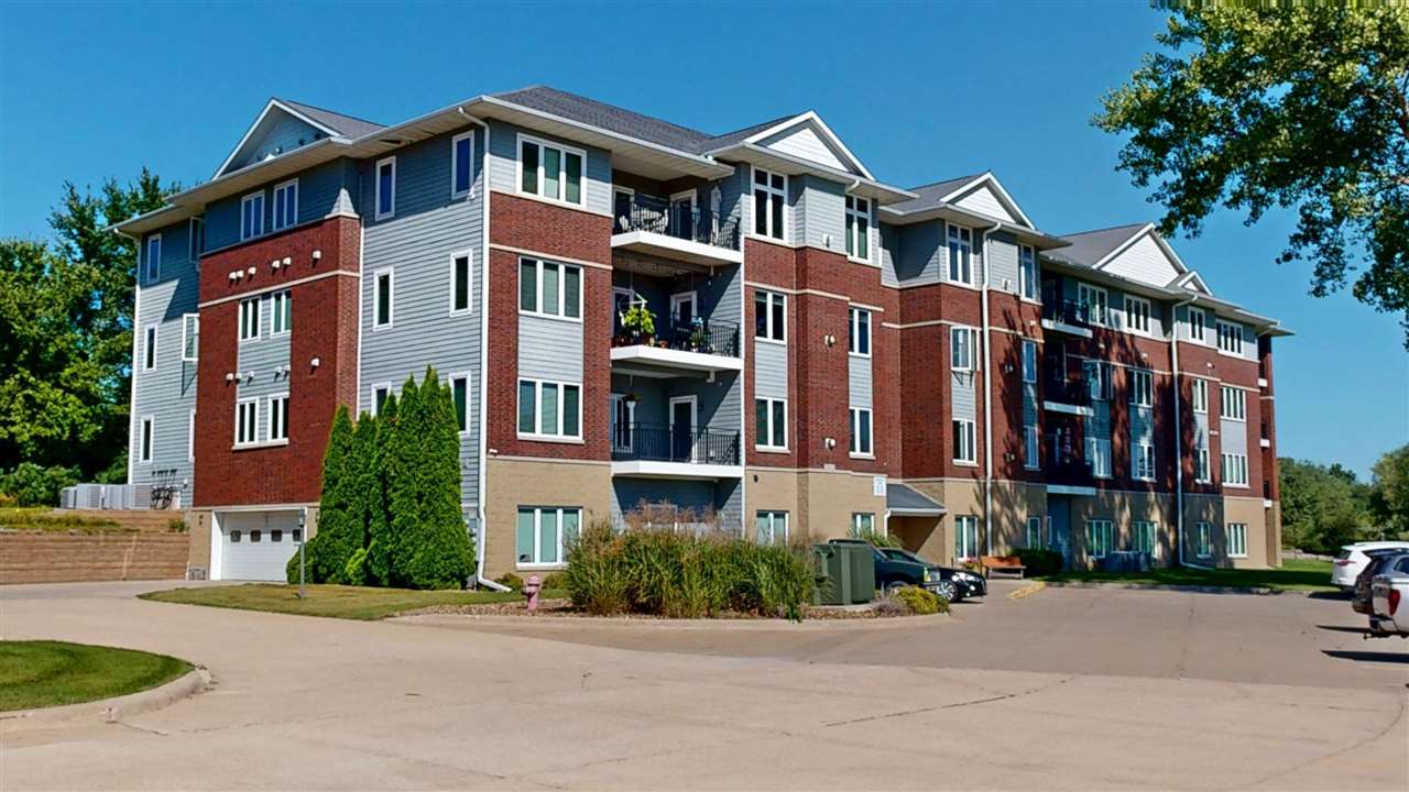 1092 Walnut Avenue Riverside IA 52327