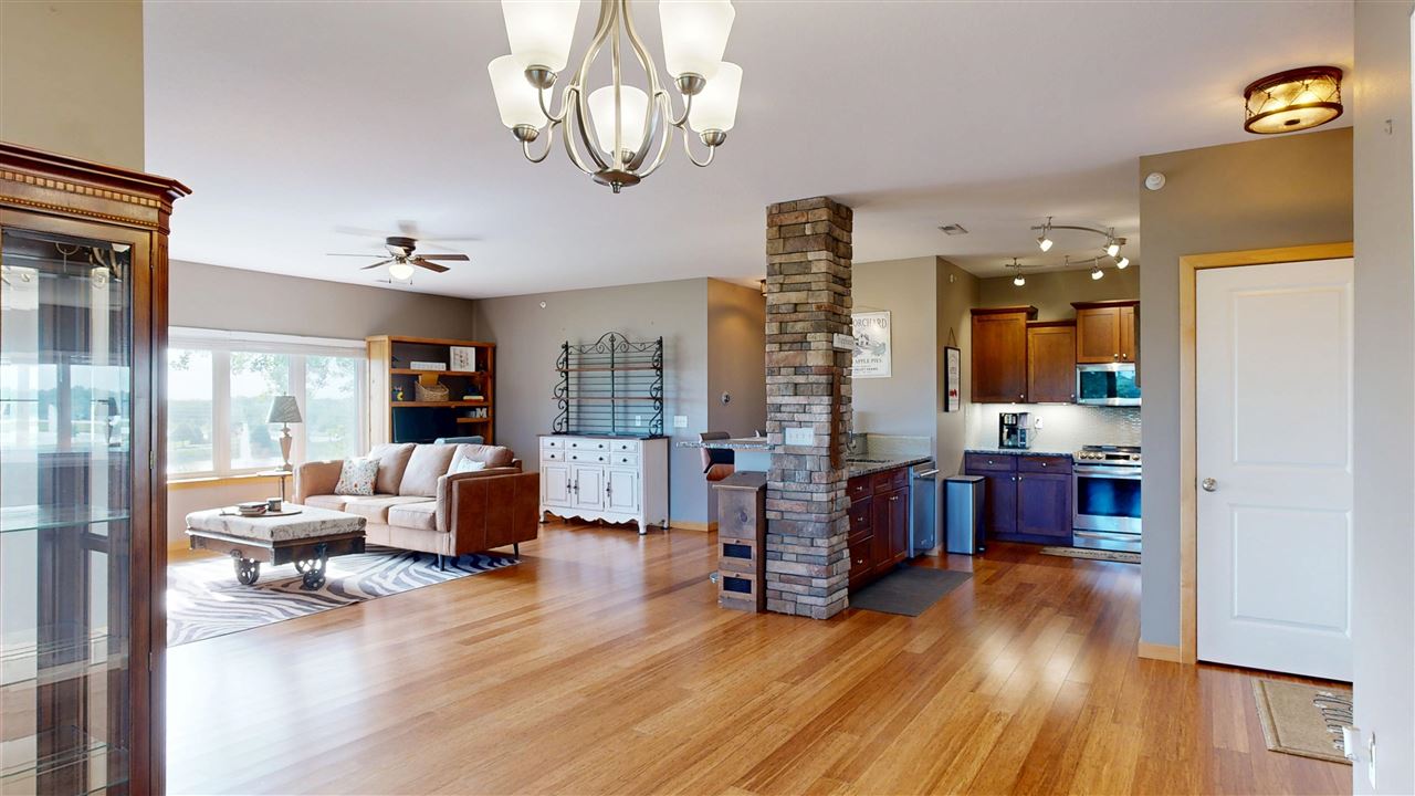 1092 Walnut Avenue Riverside IA 52327