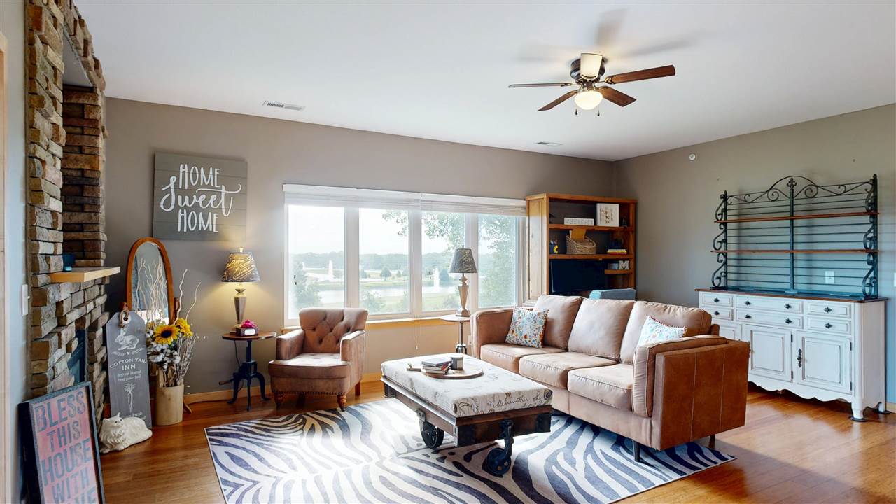 1092 Walnut Avenue Riverside IA 52327