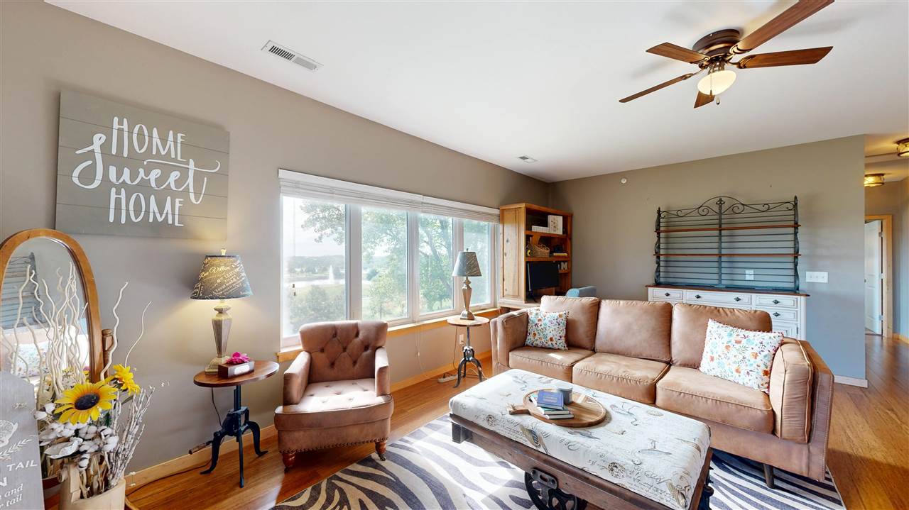 1092 Walnut Avenue Riverside IA 52327