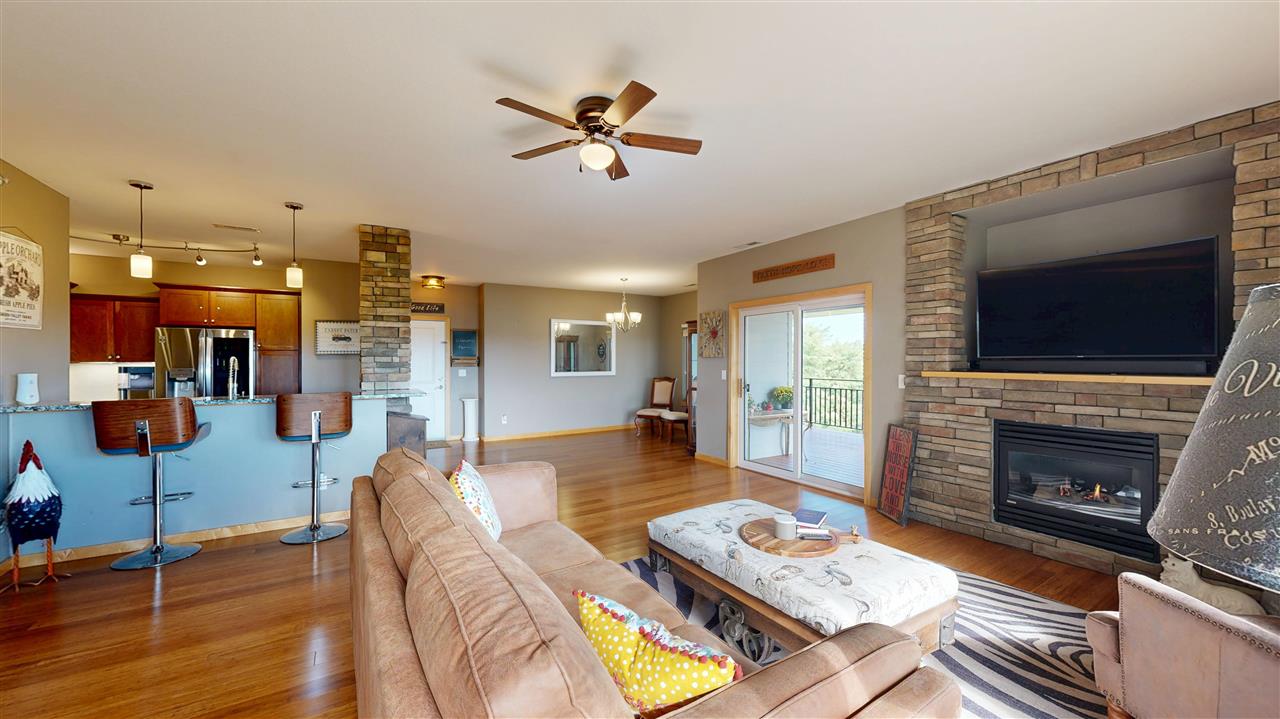 1092 Walnut Avenue Riverside IA 52327