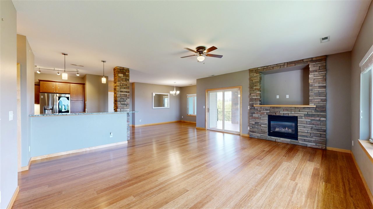 1092 Walnut Avenue Riverside IA 52327