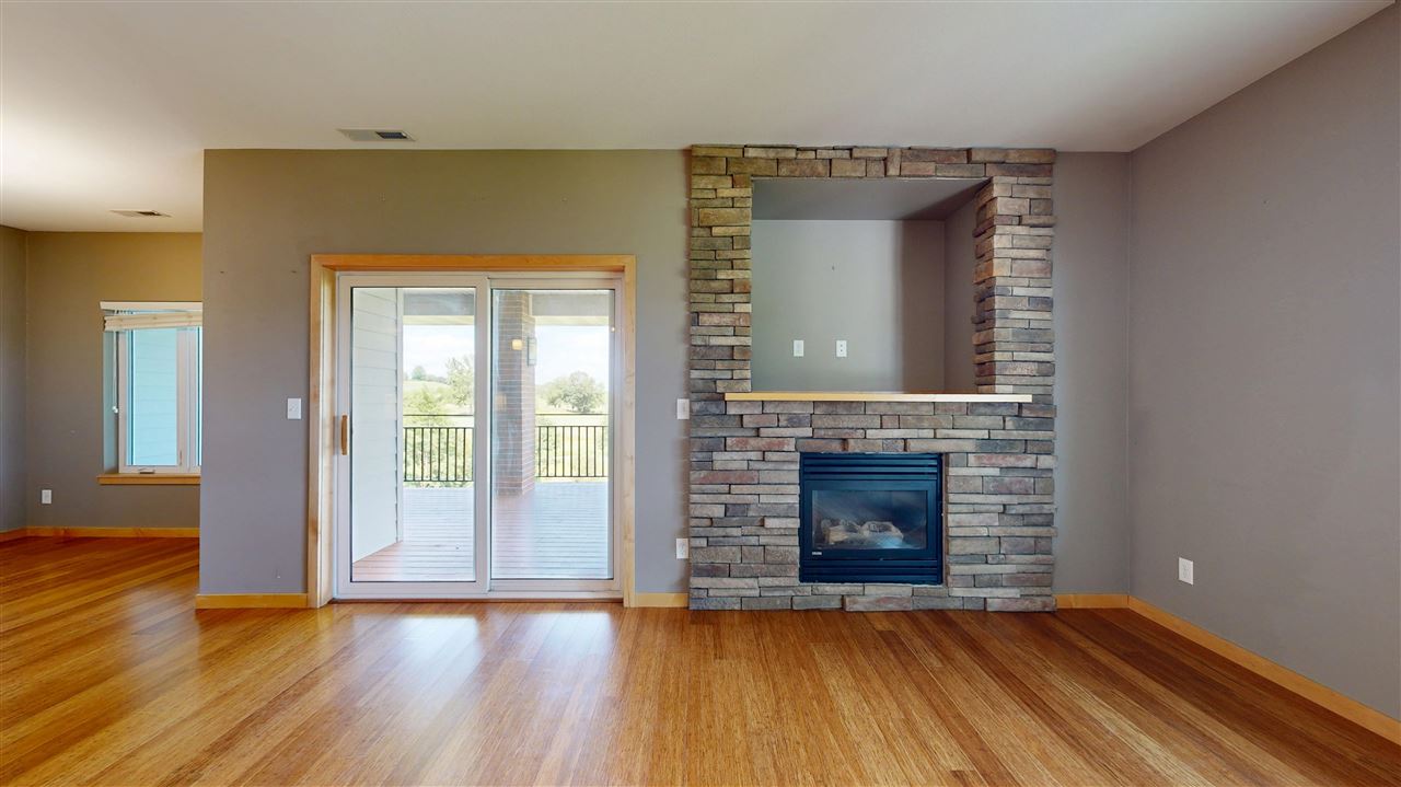 1092 Walnut Avenue Riverside IA 52327