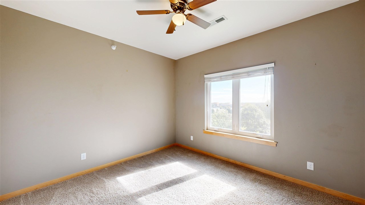 1092 Walnut Avenue Riverside IA 52327
