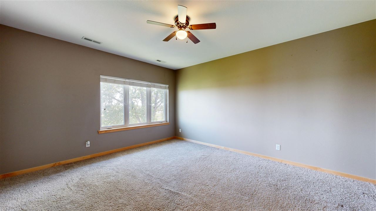 1092 Walnut Avenue Riverside IA 52327