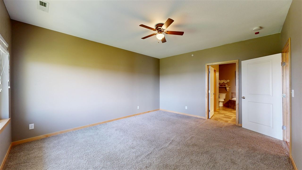 1092 Walnut Avenue Riverside IA 52327