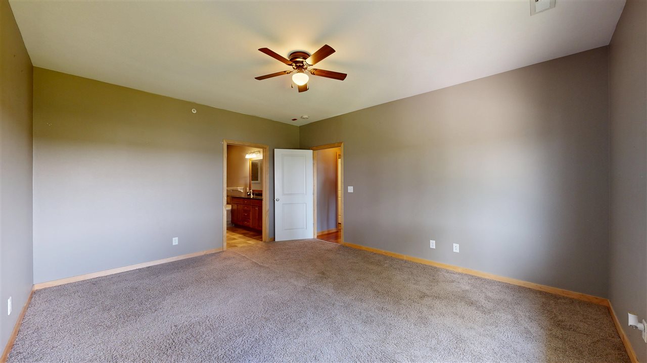 1092 Walnut Avenue Riverside IA 52327