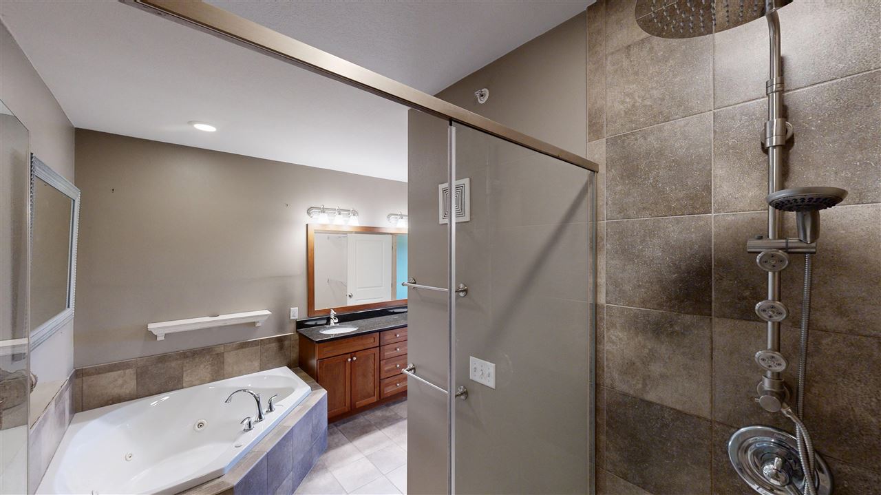1092 Walnut Avenue Riverside IA 52327
