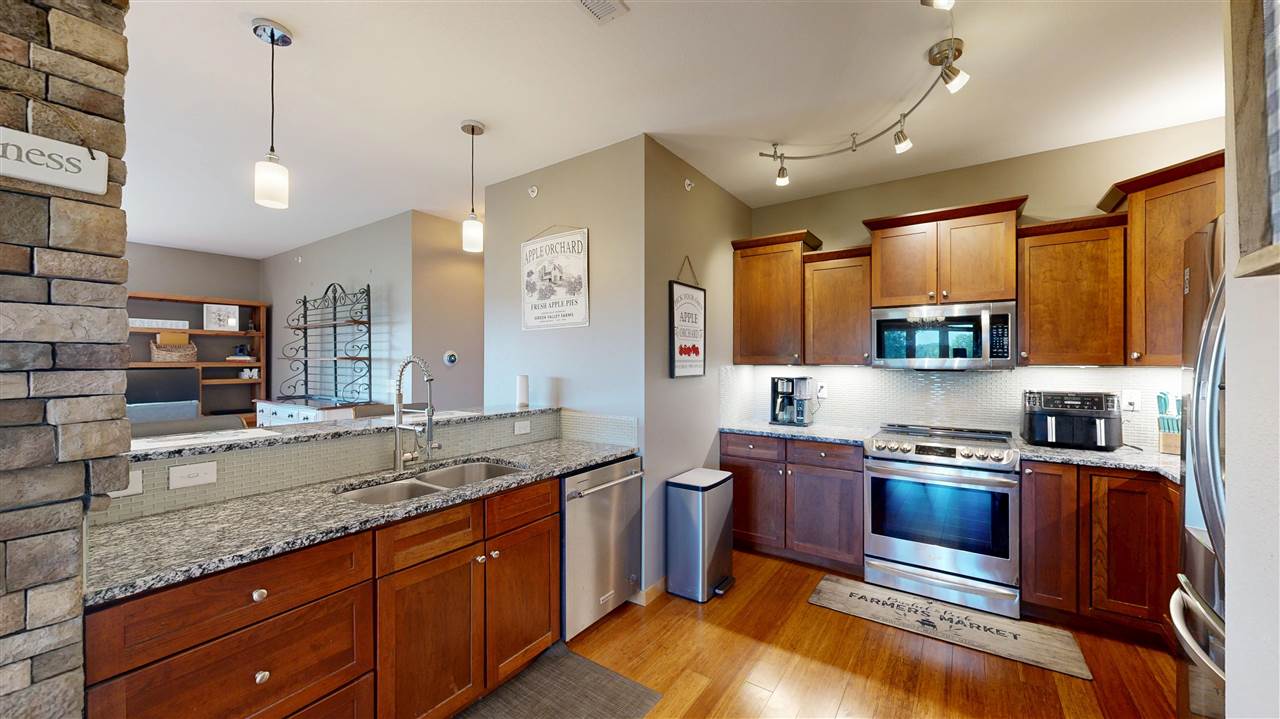1092 Walnut Avenue Riverside IA 52327