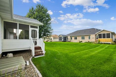 808 Winterberry Place NE Cedar Rapids IA 52402
