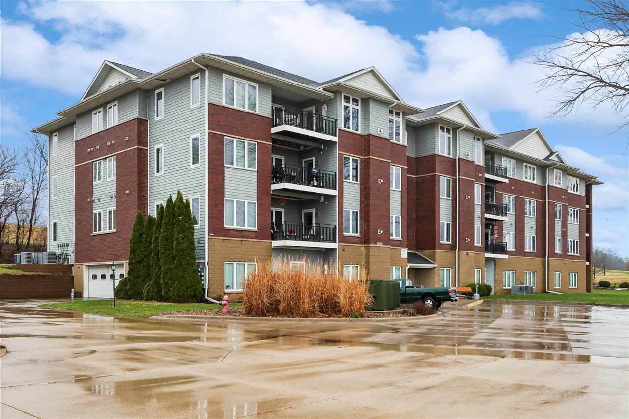 1092 Walnut Avenue Riverside IA 52327