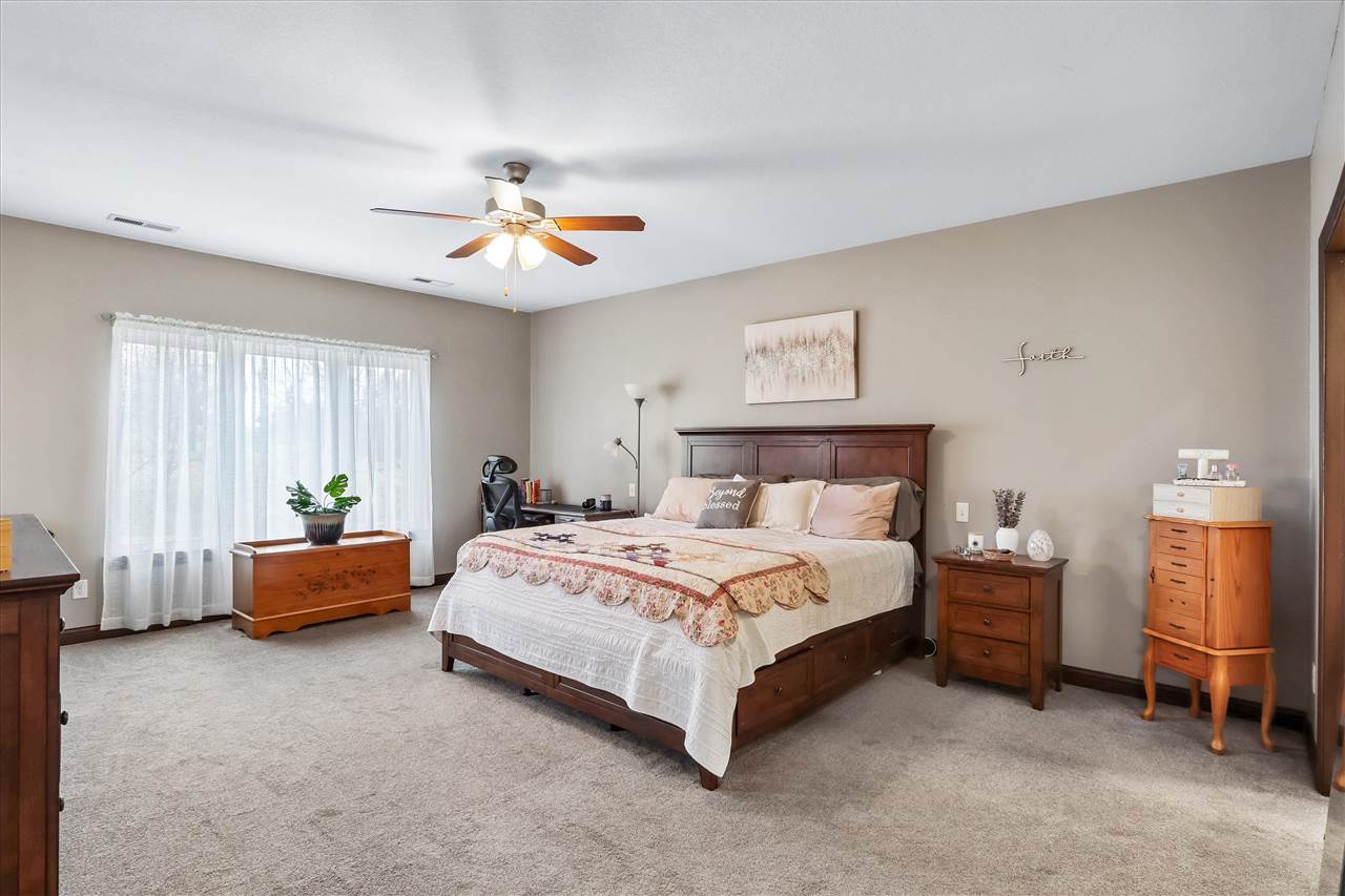 1092 Walnut Avenue Riverside IA 52327