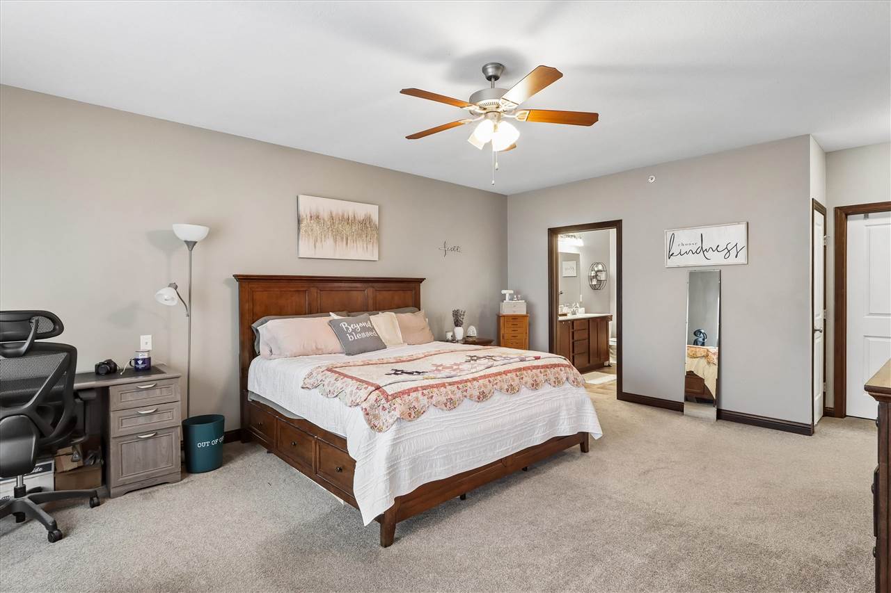 1092 Walnut Avenue Riverside IA 52327