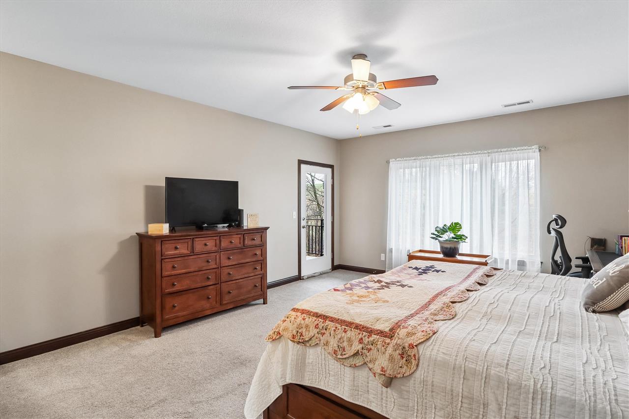 1092 Walnut Avenue Riverside IA 52327