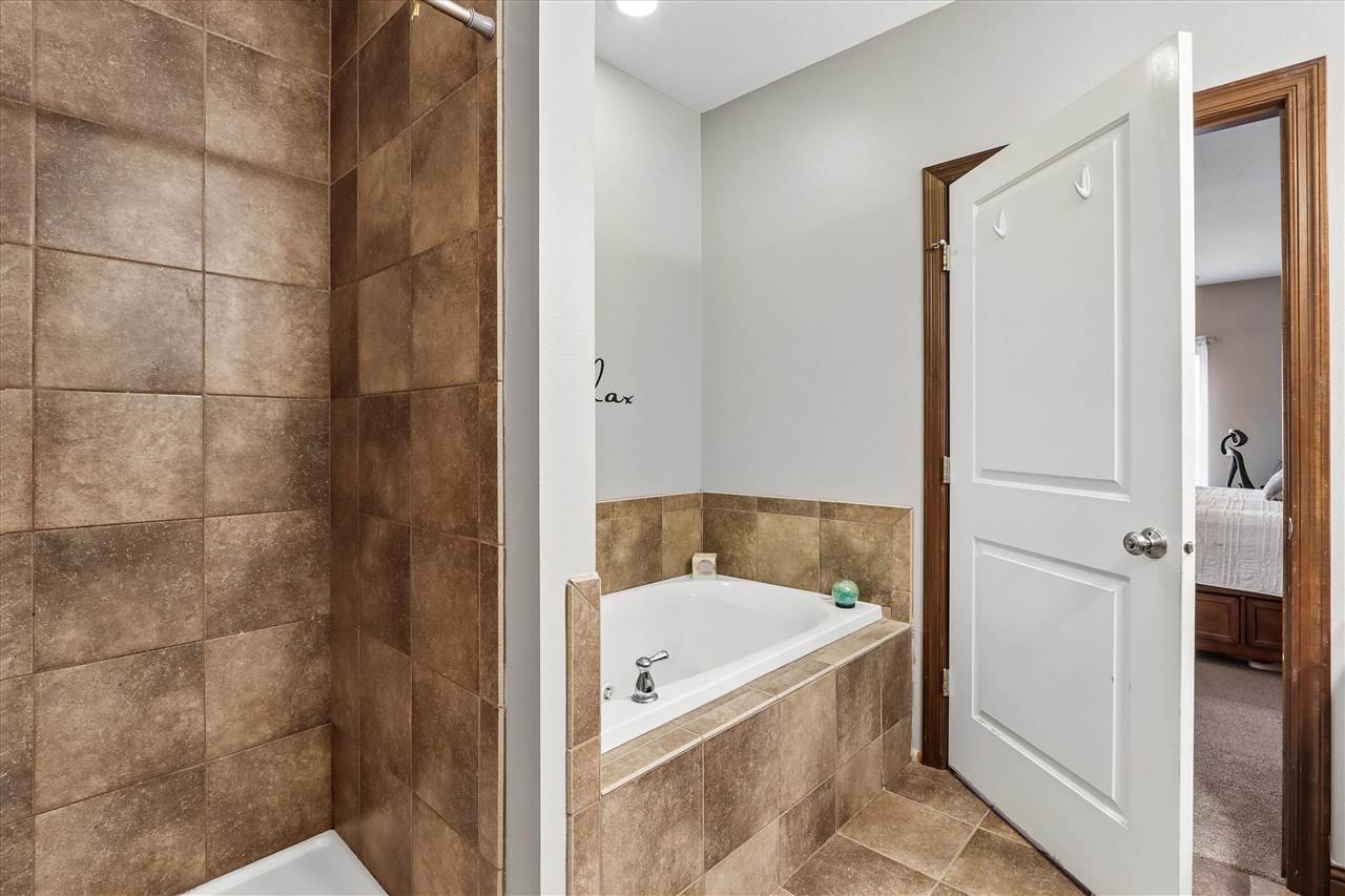 1092 Walnut Avenue Riverside IA 52327
