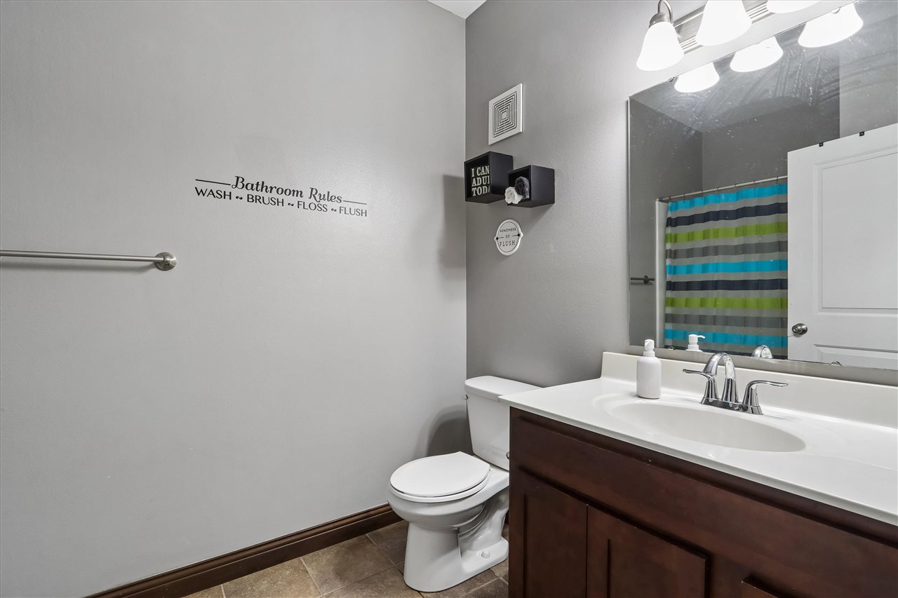 1092 Walnut Avenue Riverside IA 52327