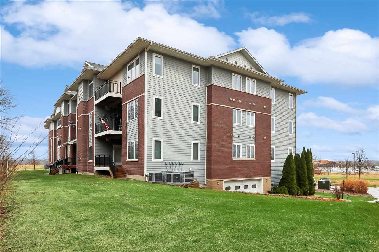 1092 Walnut Avenue Riverside IA 52327
