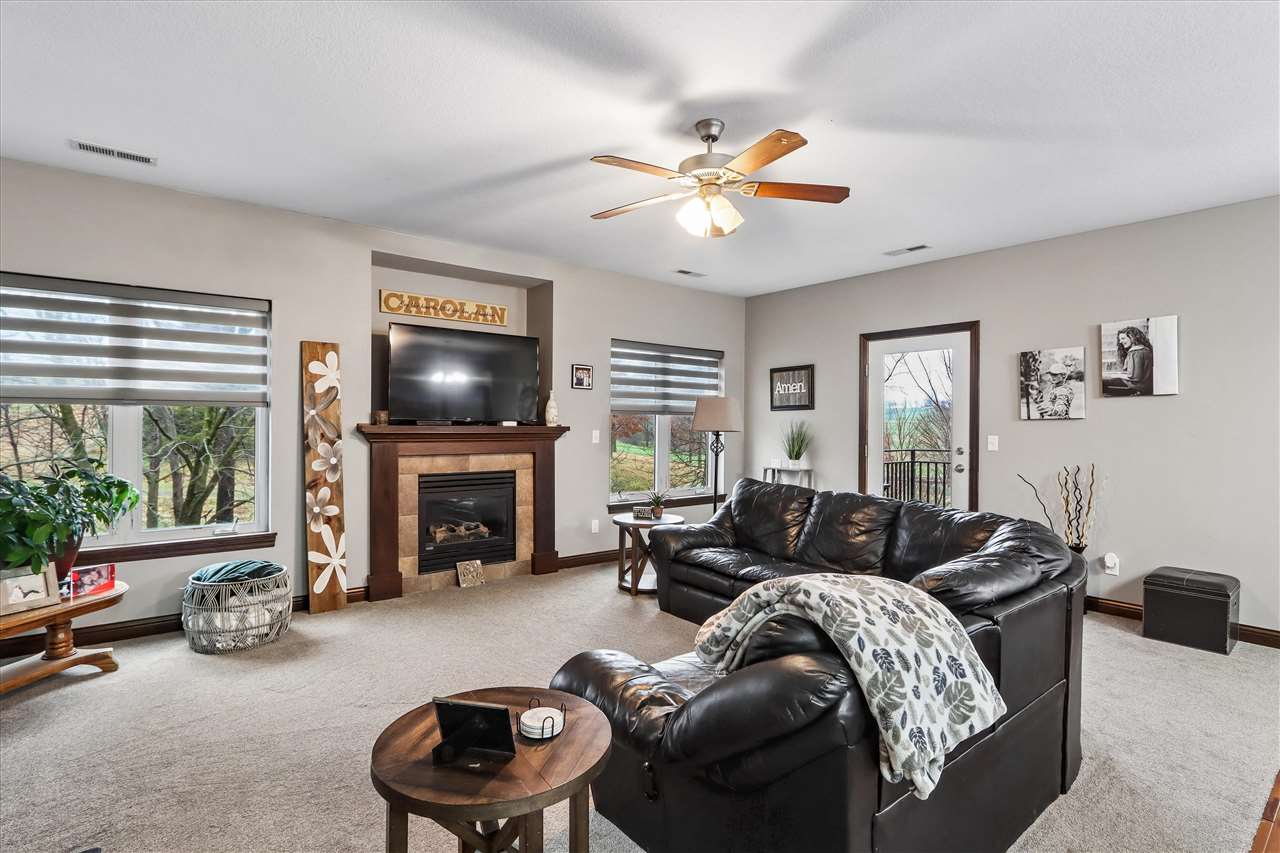 1092 Walnut Avenue Riverside IA 52327