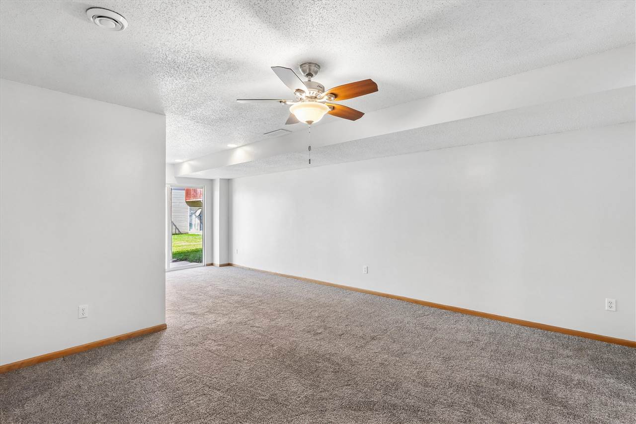 1405 Hayden Lane North Liberty IA 52317