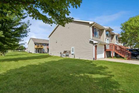 1405 Hayden Lane North Liberty IA 52317