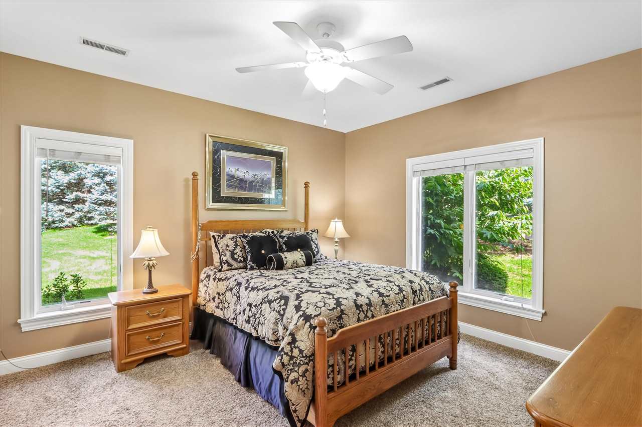 28 Trevose Place Iowa City IA 52245
