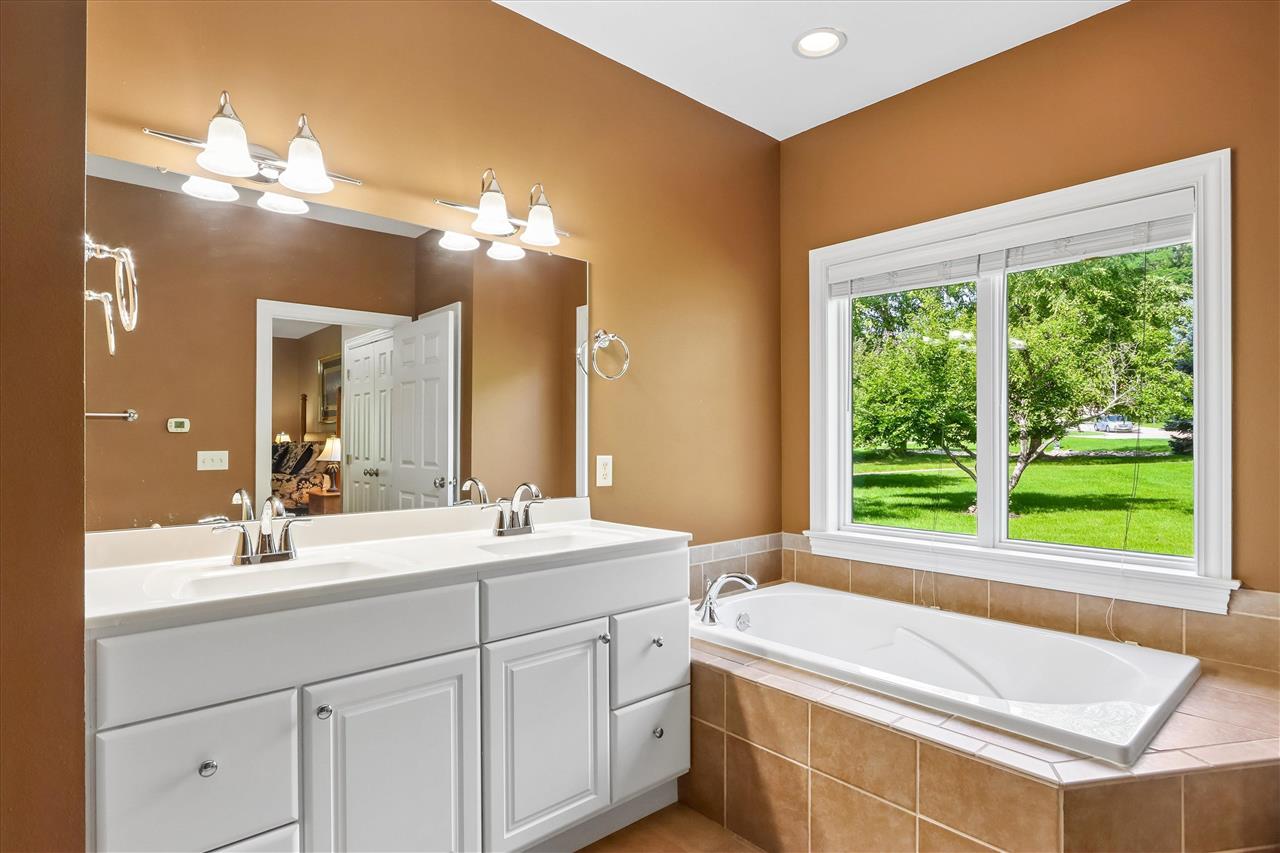 28 Trevose Place Iowa City IA 52245