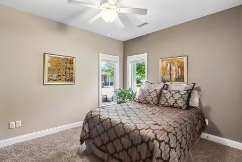 28 Trevose Place Iowa City IA 52245