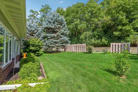 28 Trevose Place Iowa City IA 52245