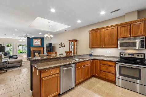 28 Trevose Place Iowa City IA 52245