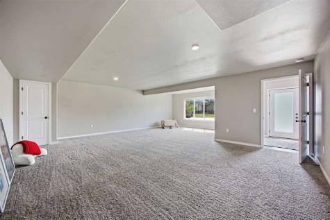 286 Kenneth Drive Iowa City IA 52245