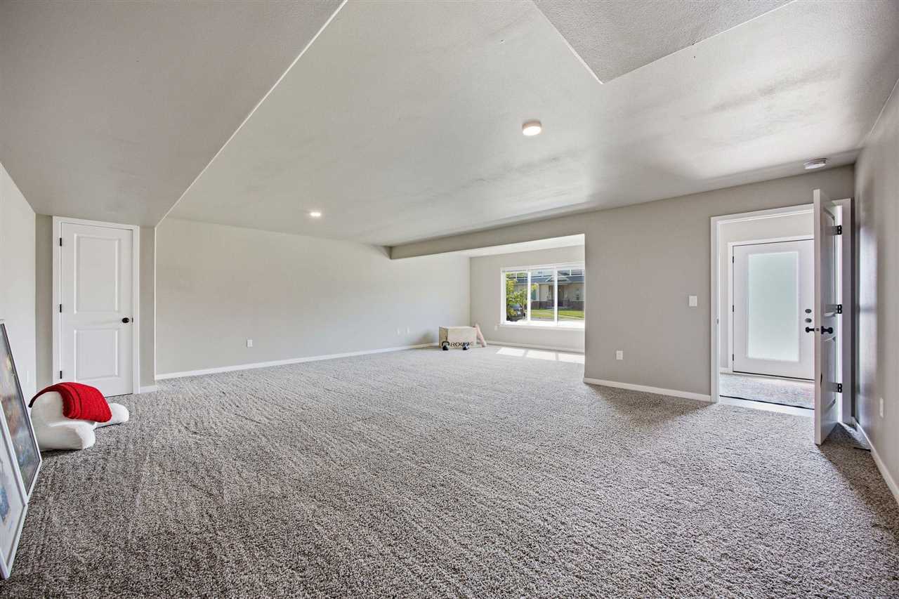 286 Kenneth Drive Iowa City IA 52245