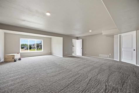 286 Kenneth Drive Iowa City IA 52245