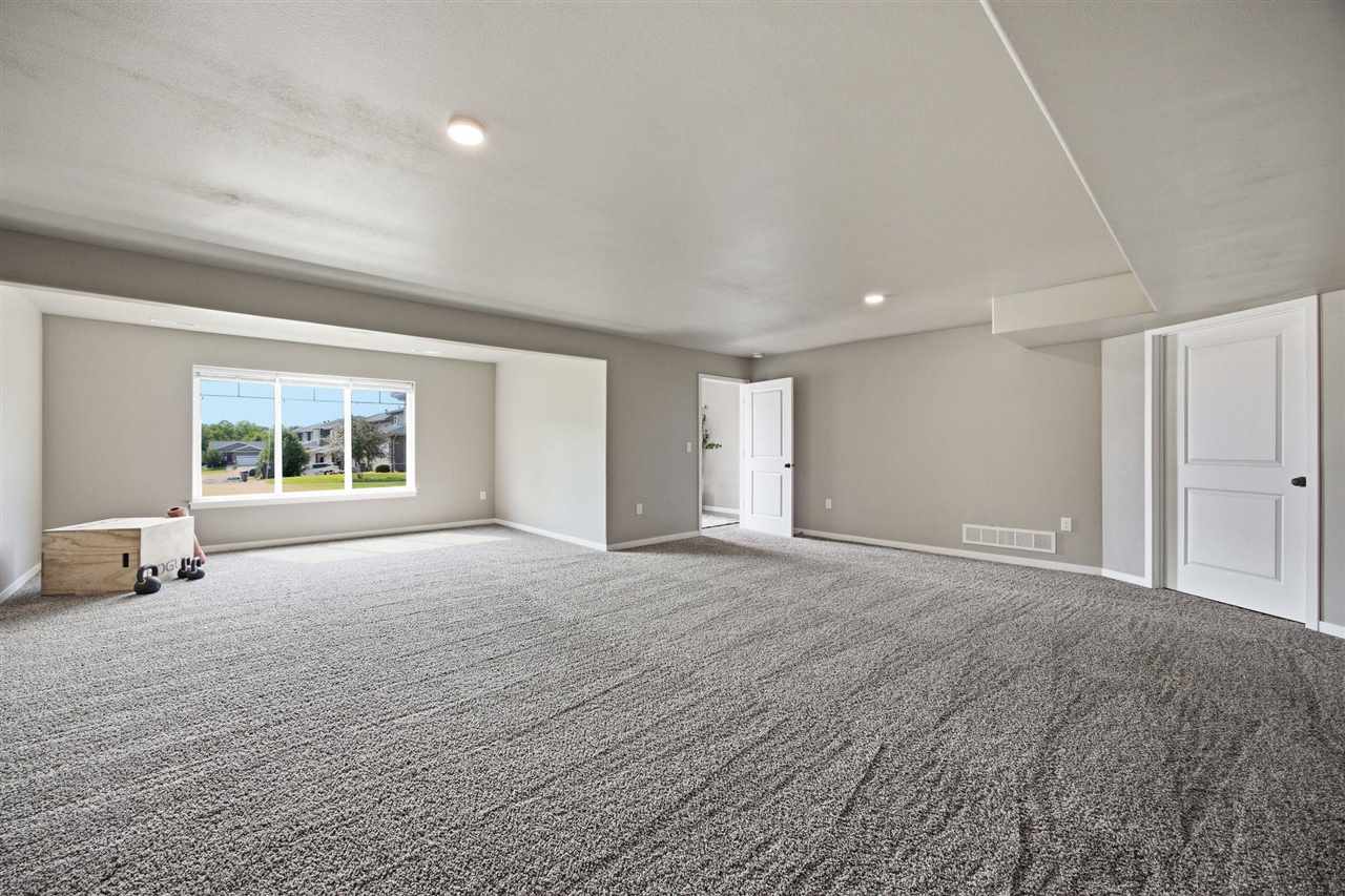 286 Kenneth Drive Iowa City IA 52245