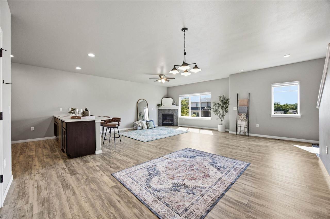 286 Kenneth Drive Iowa City IA 52245