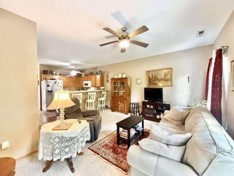 88 Thistle Court Iowa City IA 52240