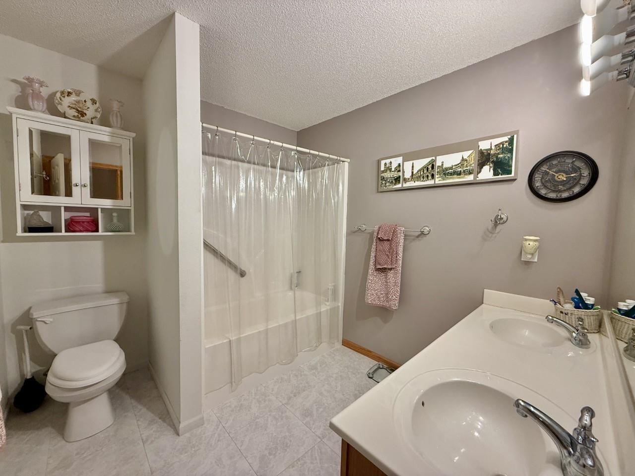 88 Thistle Court Iowa City IA 52240