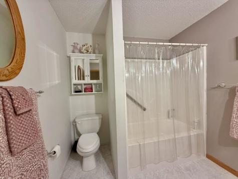 88 Thistle Court Iowa City IA 52240