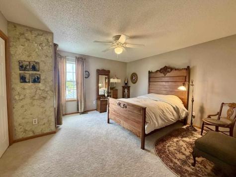 88 Thistle Court Iowa City IA 52240