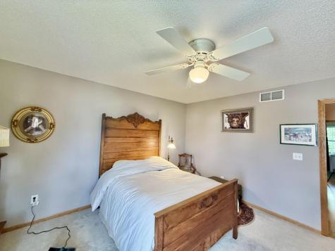 88 Thistle Court Iowa City IA 52240