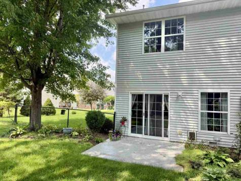 88 Thistle Court Iowa City IA 52240