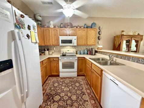 88 Thistle Court Iowa City IA 52240