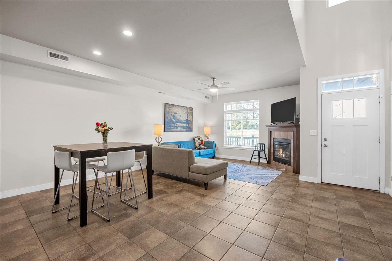 482 Charlotte Lane Iowa City IA 52245