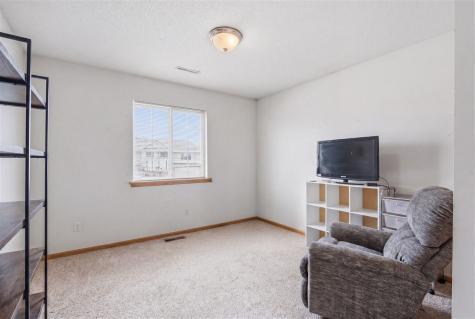 531 E Goldfinch Tiffin IA 52340