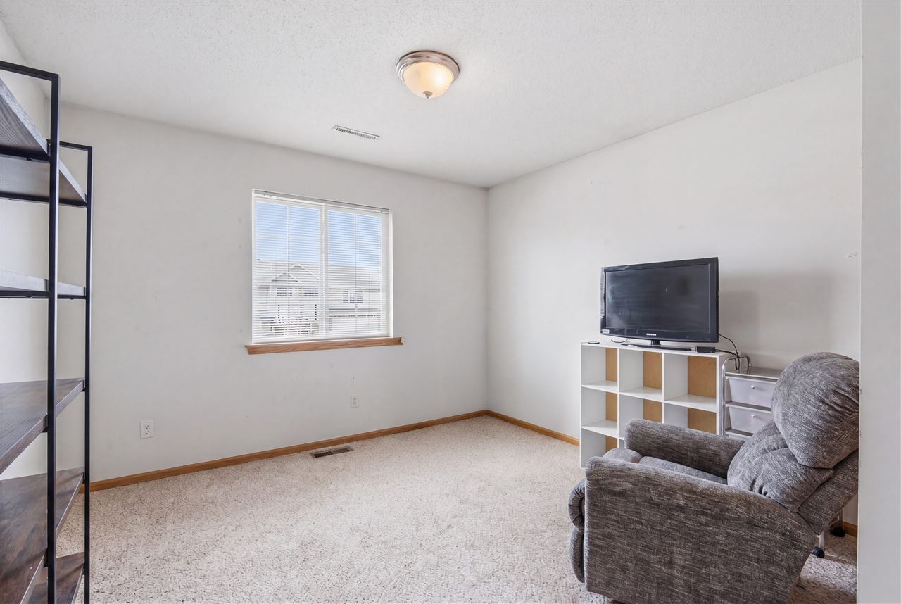 531 E Goldfinch Tiffin IA 52340