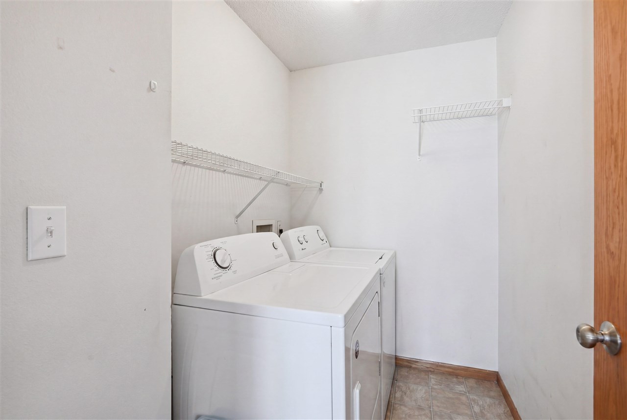 531 E Goldfinch Tiffin IA 52340