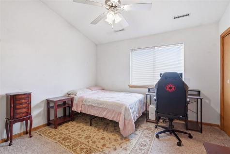 531 E Goldfinch Tiffin IA 52340