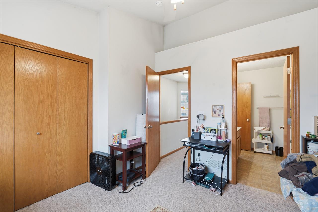 531 E Goldfinch Tiffin IA 52340