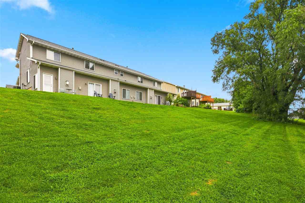531 E Goldfinch Tiffin IA 52340