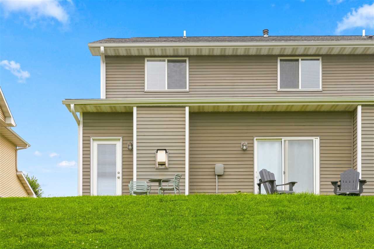 531 E Goldfinch Tiffin IA 52340