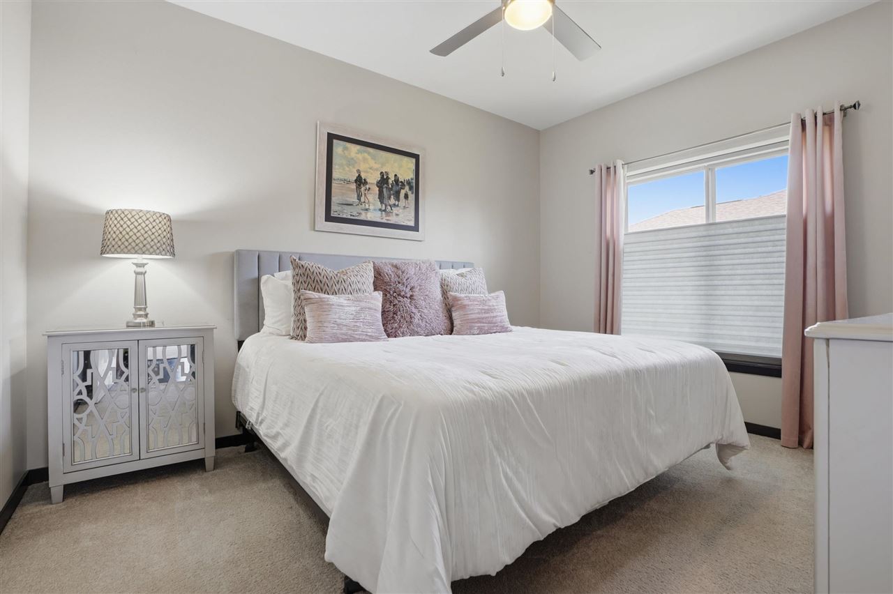 8 Holiday Ridge Lane Coralville IA 52241